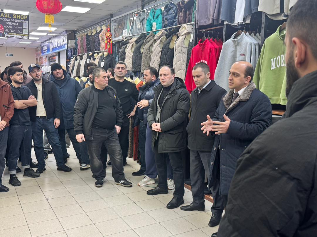 Корҳои фаҳмондадиҳӣ ва иттилоотию пешгирикунанда дар маркази савдои «Тёплый Стан»